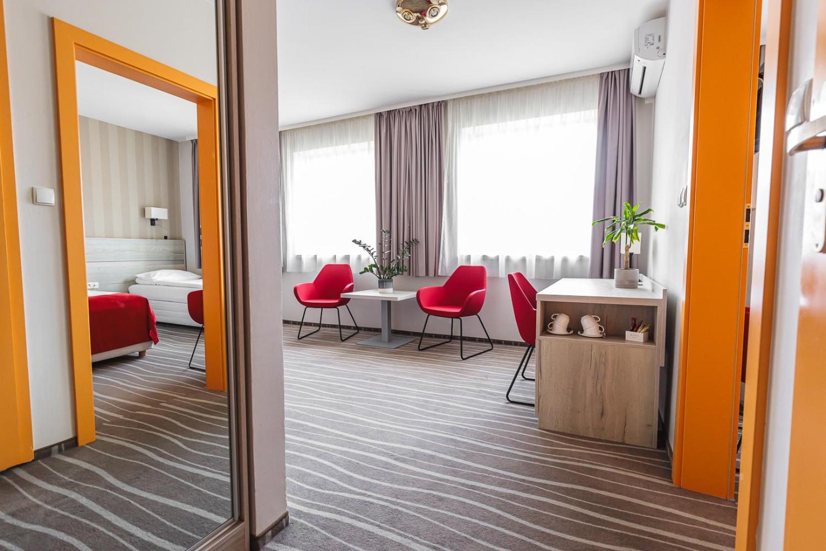 Hotel Akwawit Leszno  Exteriör bild