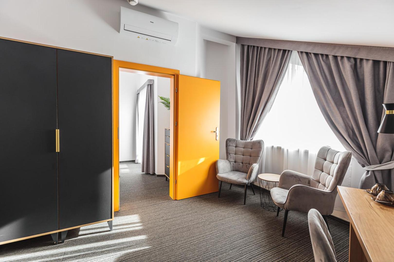 Hotel Akwawit Leszno  Exteriör bild