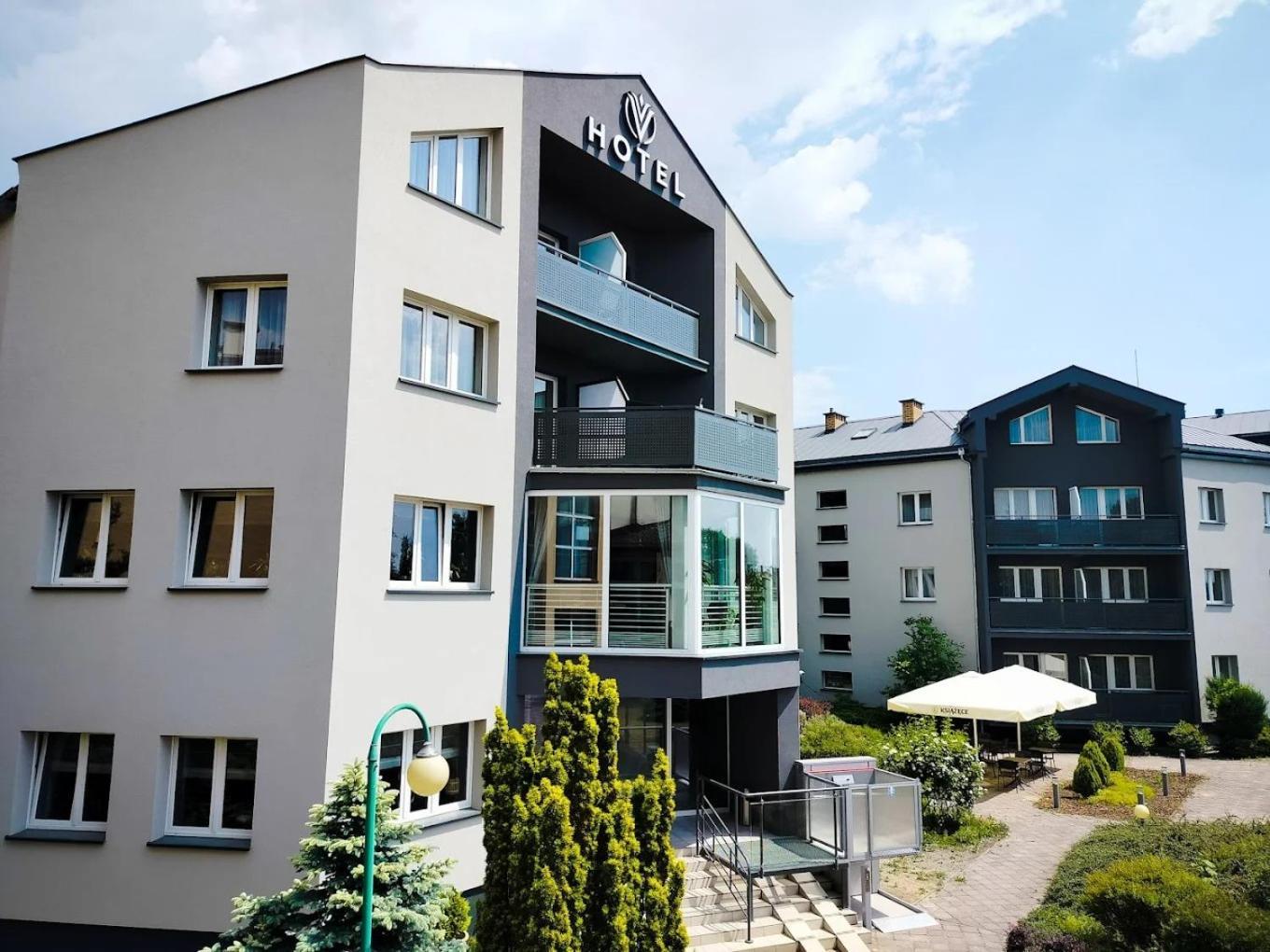 Hotel Akwawit Leszno  Exteriör bild